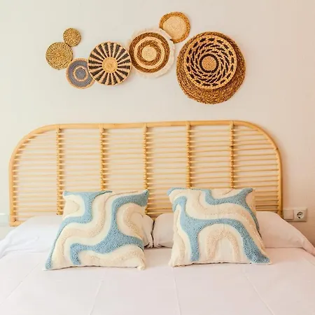 Appartement Coastal Comfort With Pool & Parking *