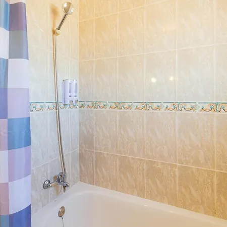 Coastal Comfort With Pool & Parking Appartement Arenales del Sol