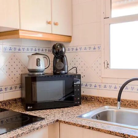 Appartement Coastal Comfort With Pool & Parking *