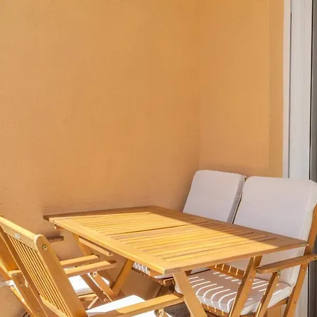 Coastal Comfort With Pool & Parking *