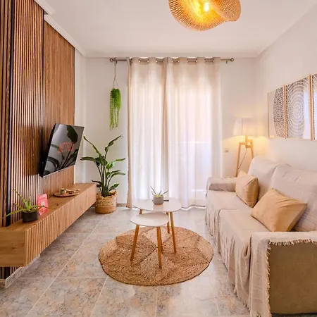 Coastal Comfort With Pool & Parking Appartement Arenales del Sol